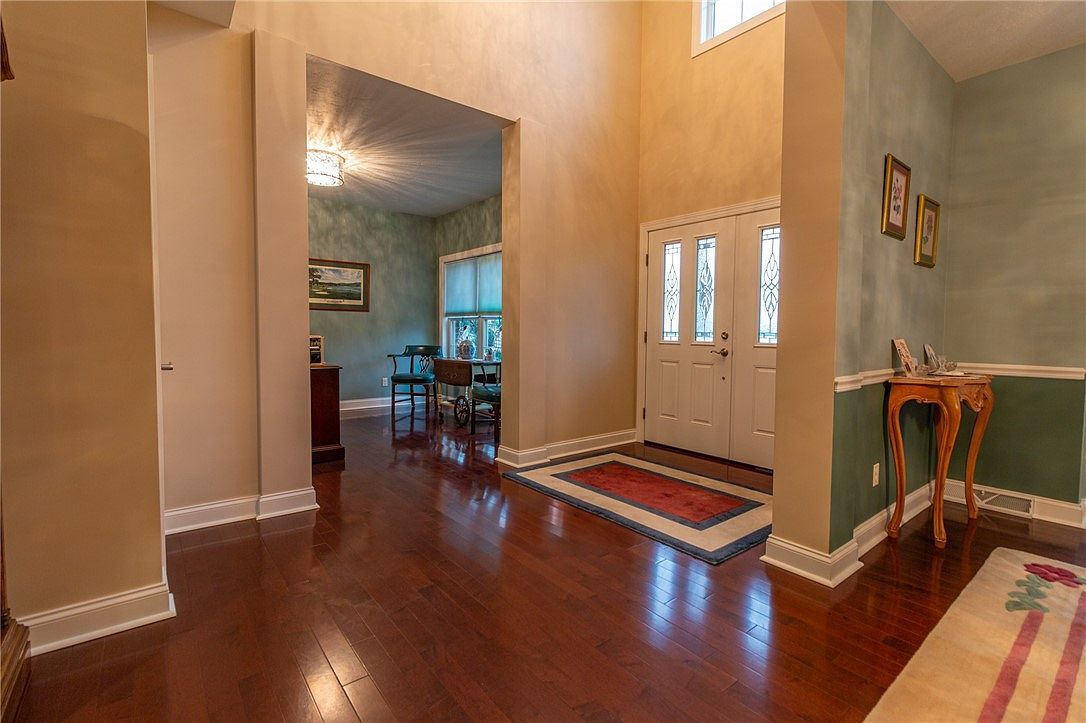 1010 Country Club Rd Jeannette, PA 15644 - Thumbnail 4