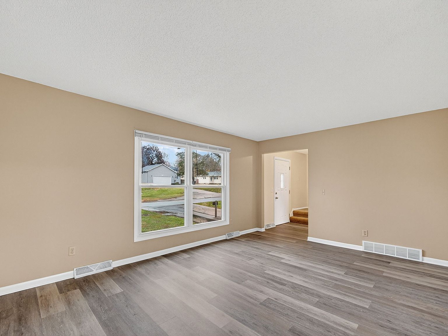 323 E Broad St Des Moines, IA 50315 - Thumbnail 4