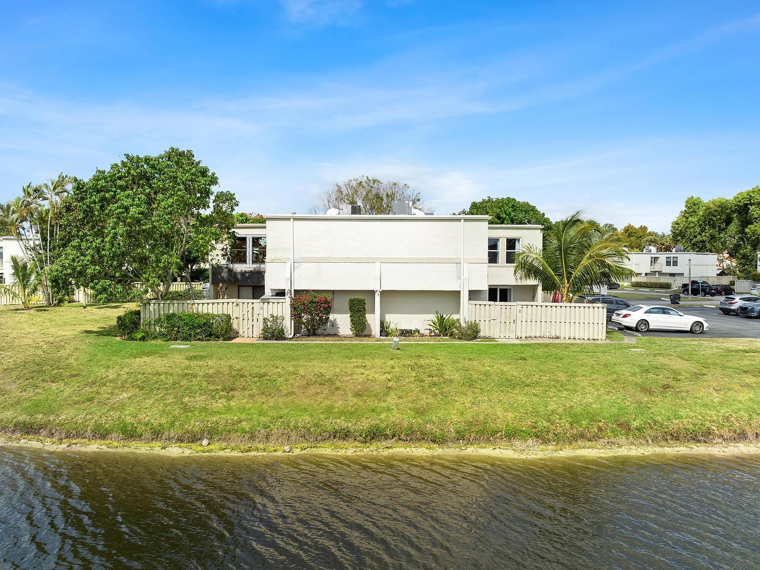 12128 Regal Ct E Wellington, FL 33414 - Thumbnail 4