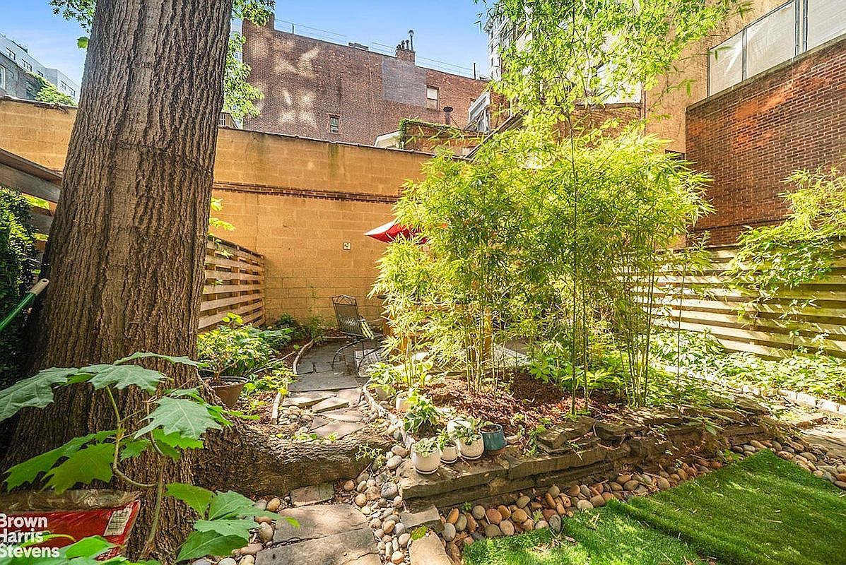 22 Irving Pl APT 1A New York, NY 10003 - Thumbnail 4