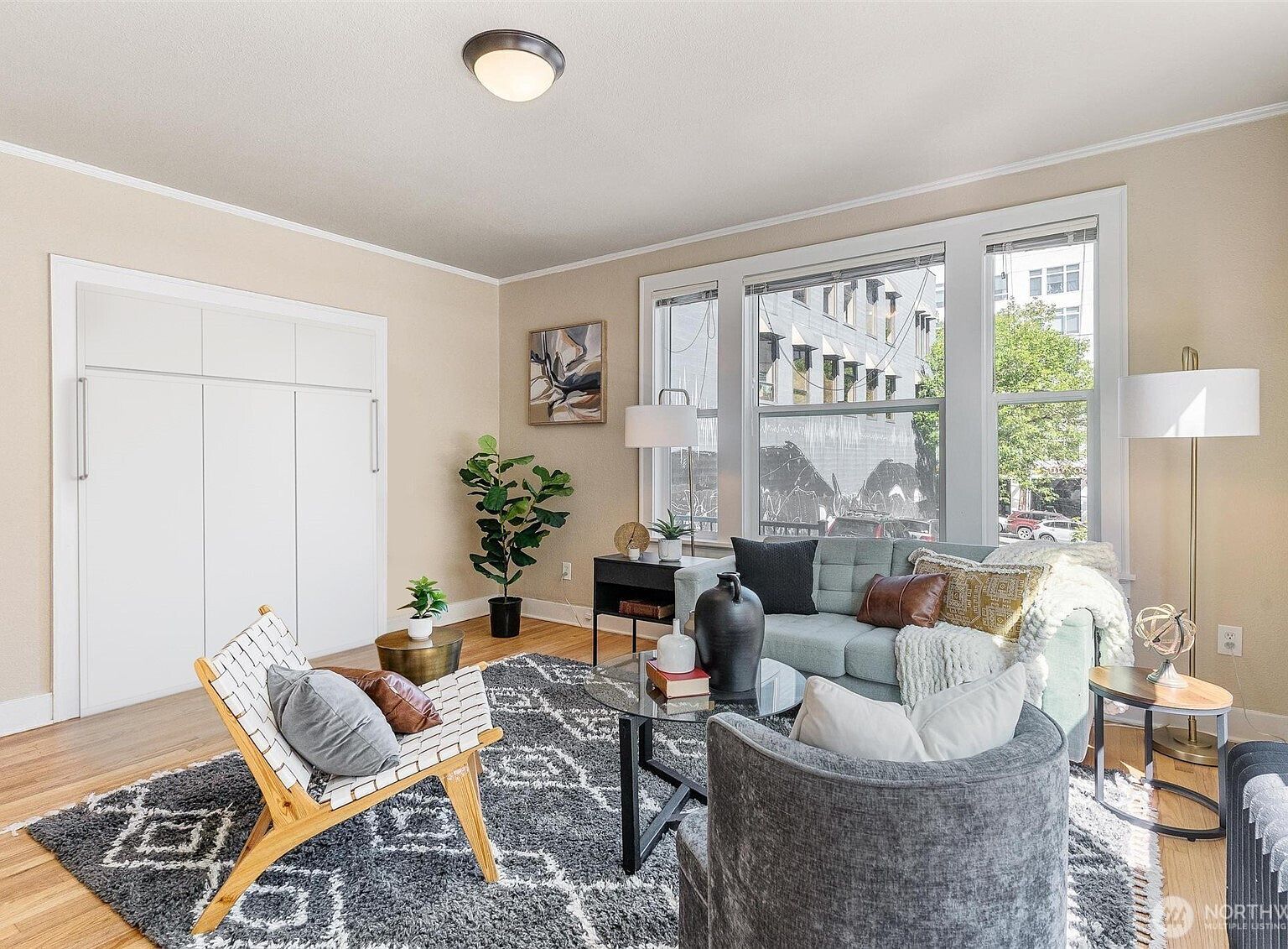 905 NE 43rd St APT 111 Seattle, WA 98105 - Thumbnail 4