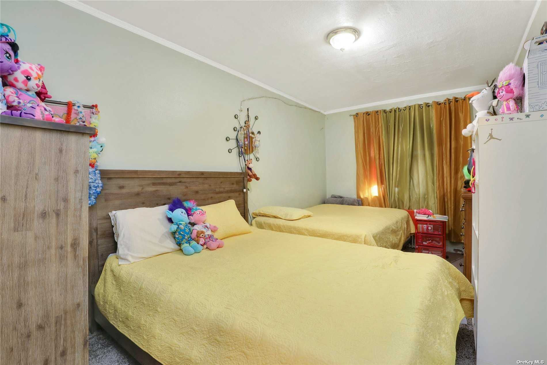 32-25 92nd St, East Elmhurst, NY, USA, 11369 - Thumbnail 5