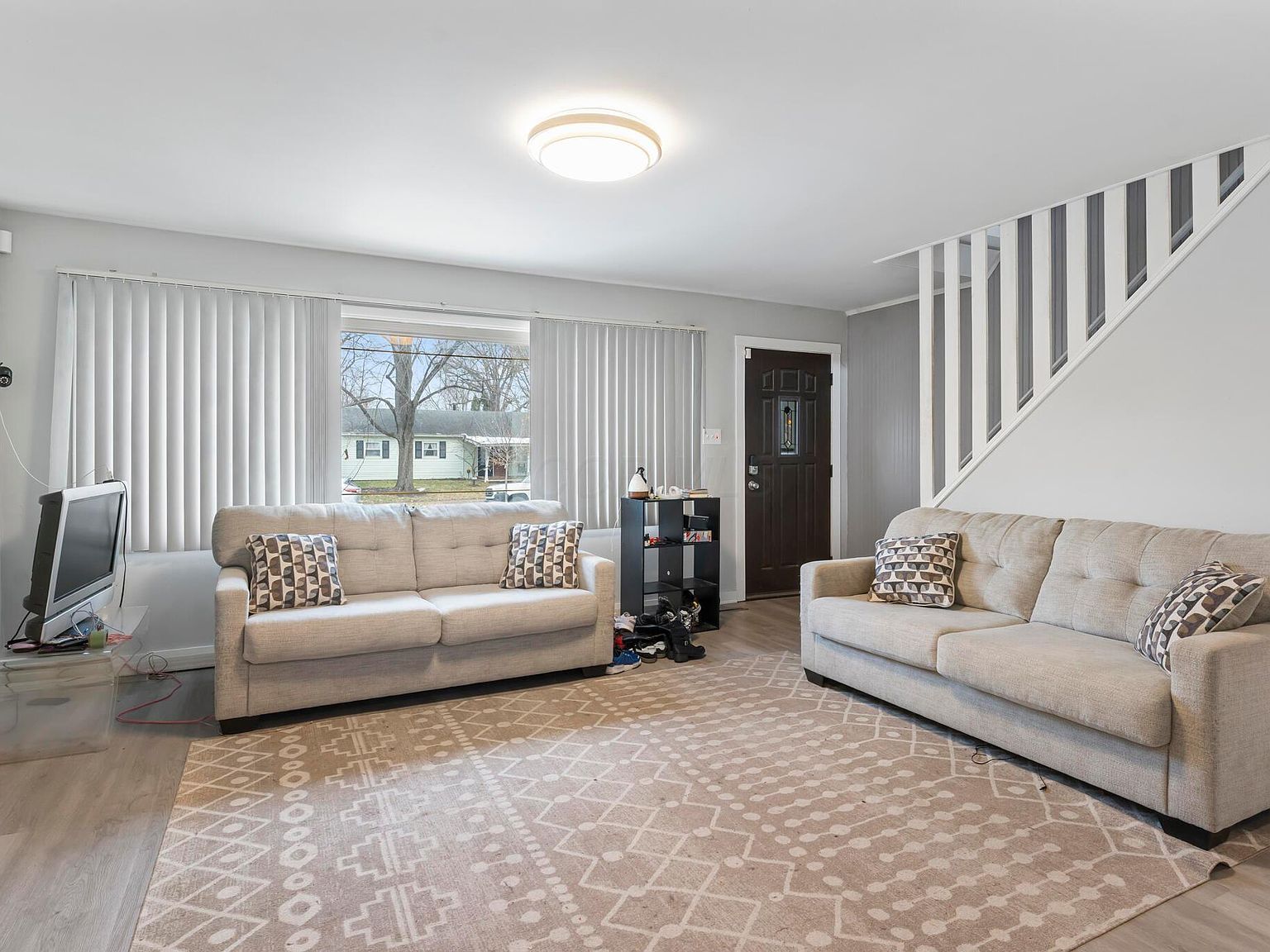 4649 Dundee Ave Columbus, OH 43227 - Thumbnail 4