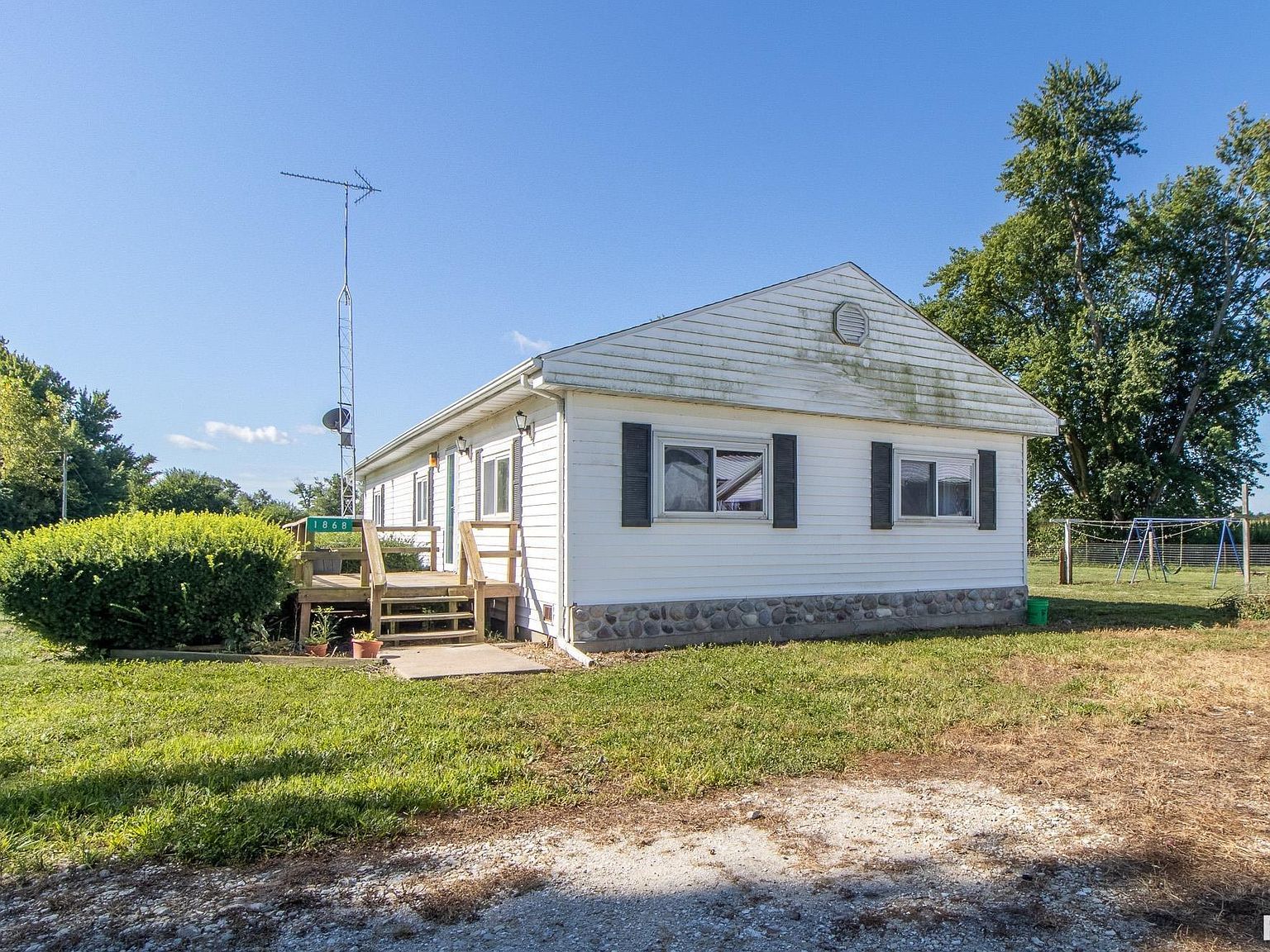 1868 Cemetery St Yates City, IL 61572 - Thumbnail 4