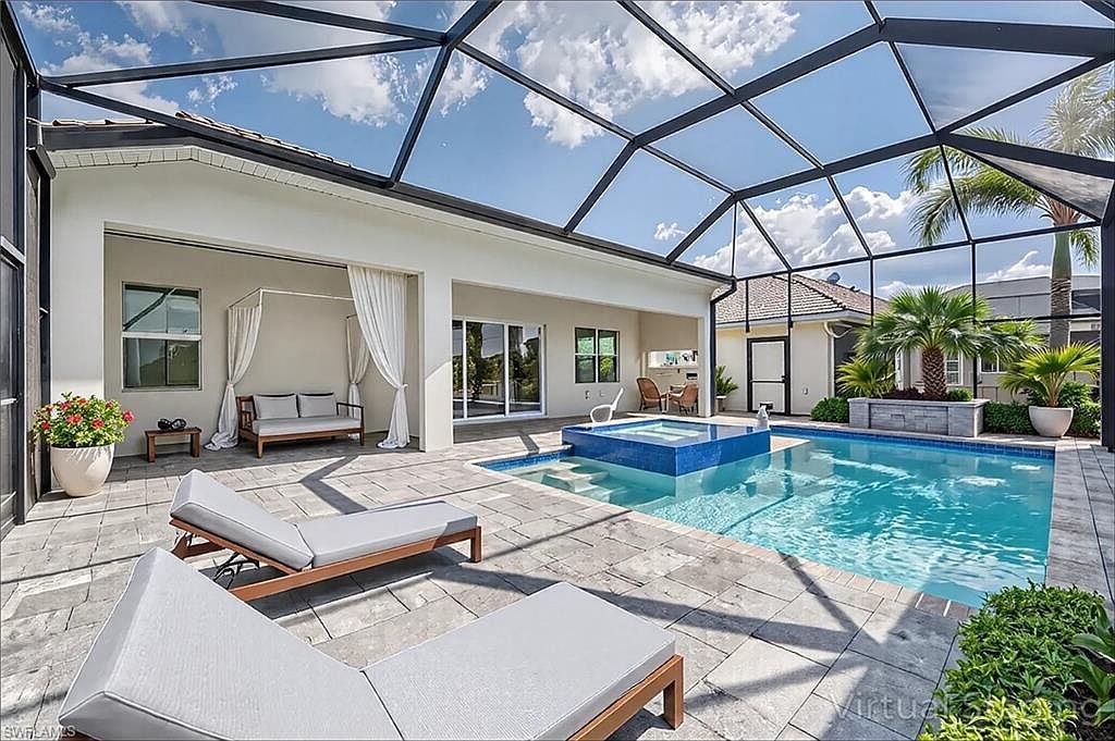 8786 Saint Lucia Dr Naples, FL 34114 - Thumbnail 4