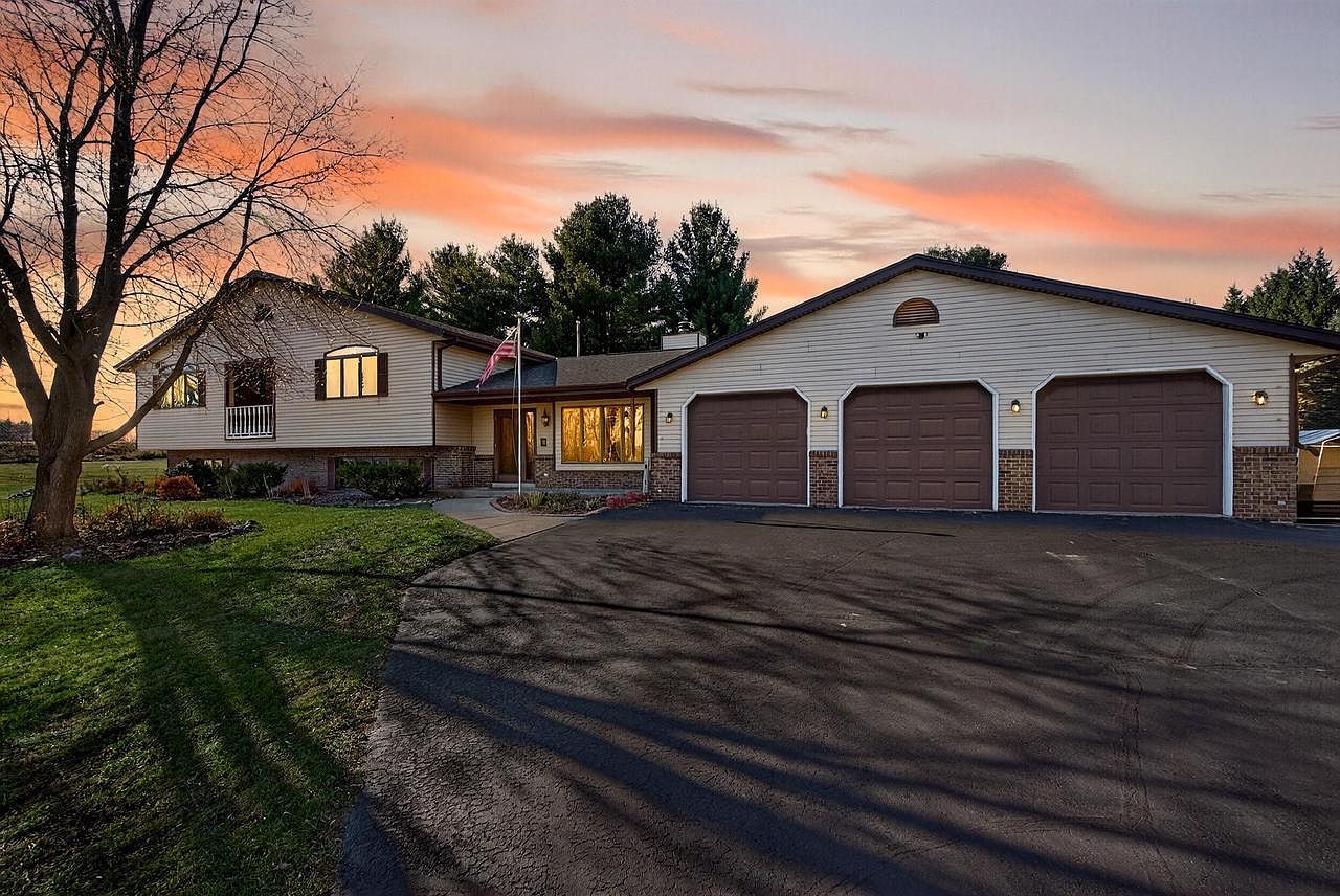 7009 Barber Cir West Bend, WI 53090 - Thumbnail 4