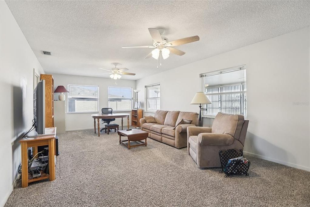 1732 Flamingo Ln Sun City Center, FL 33573 - Thumbnail 4