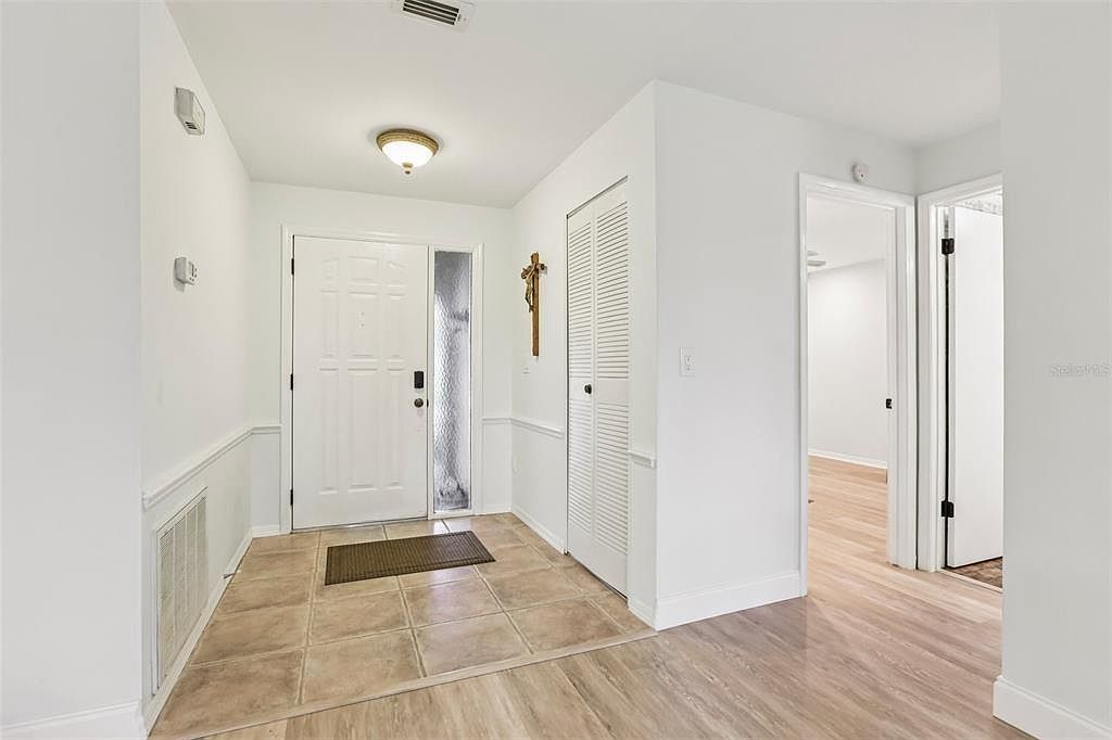 2603 Lancaster Dr Sun City Center, FL 33573 - Thumbnail 4