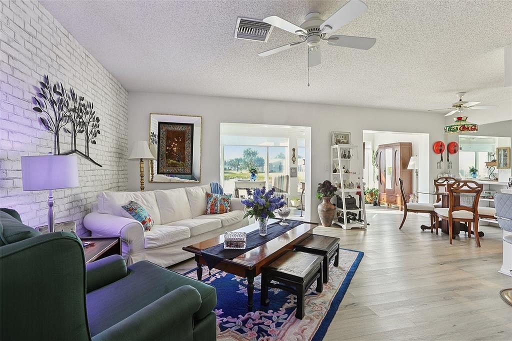 2339 Glenmore Cir Sun City Center, FL 33573 - Thumbnail 4