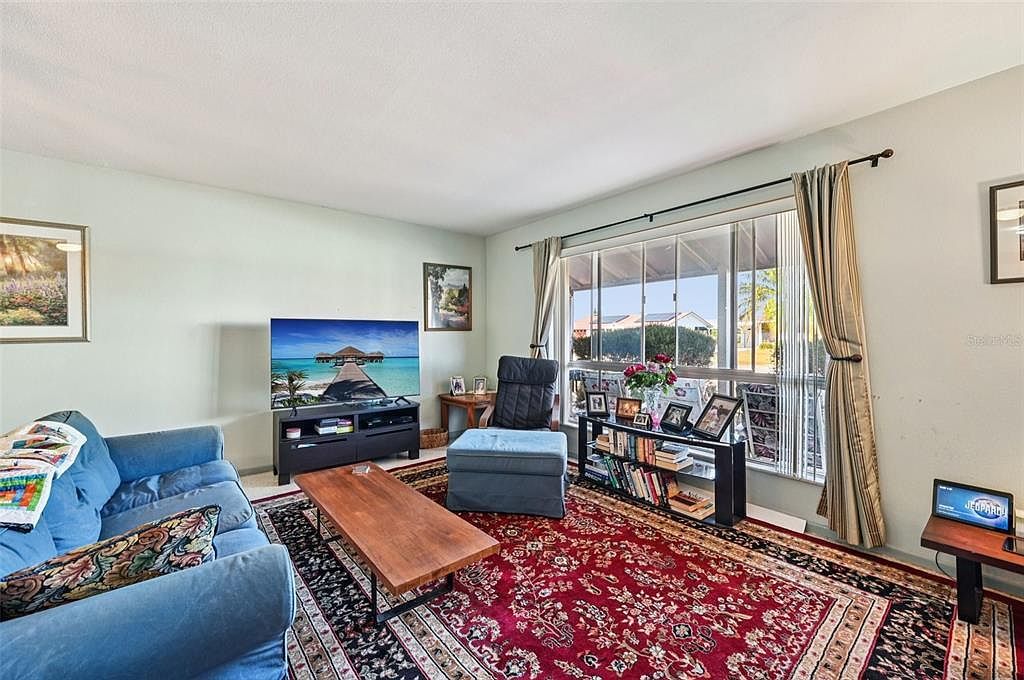 722 Tam O Shanter Ave Sun City Center, FL 33573 - Thumbnail 4