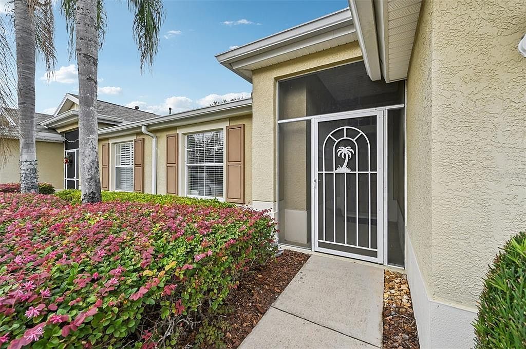 2103 Grantham Greens Dr Sun City Center, FL 33573 - Thumbnail 4