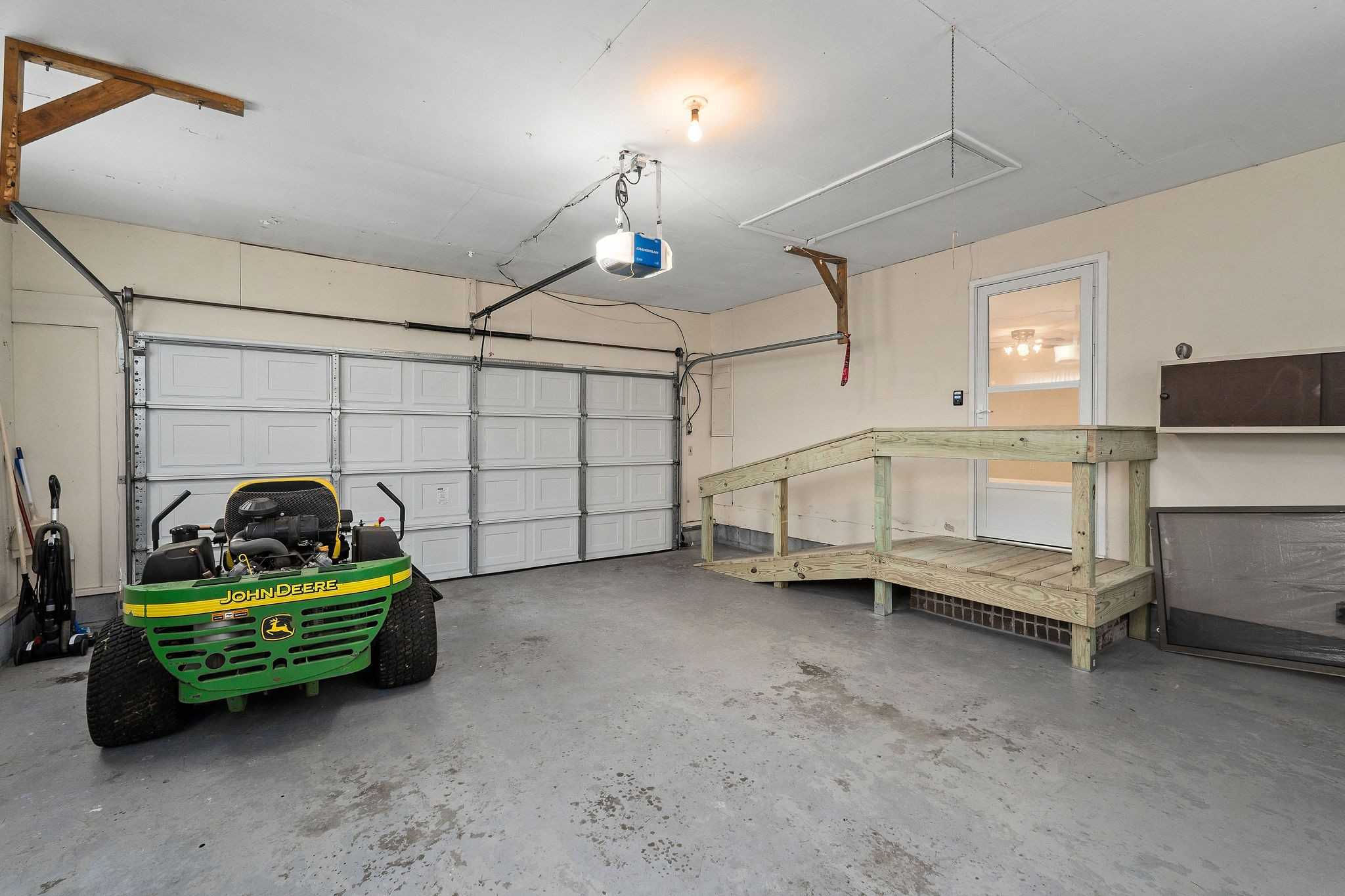 206 Moss Drive, McMinnville, TN, USA, 37110 - Thumbnail 4