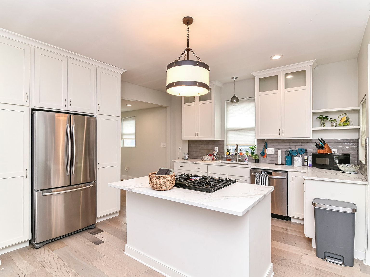 1043 N Beville Ave Indianapolis, IN 46201 - Thumbnail 4