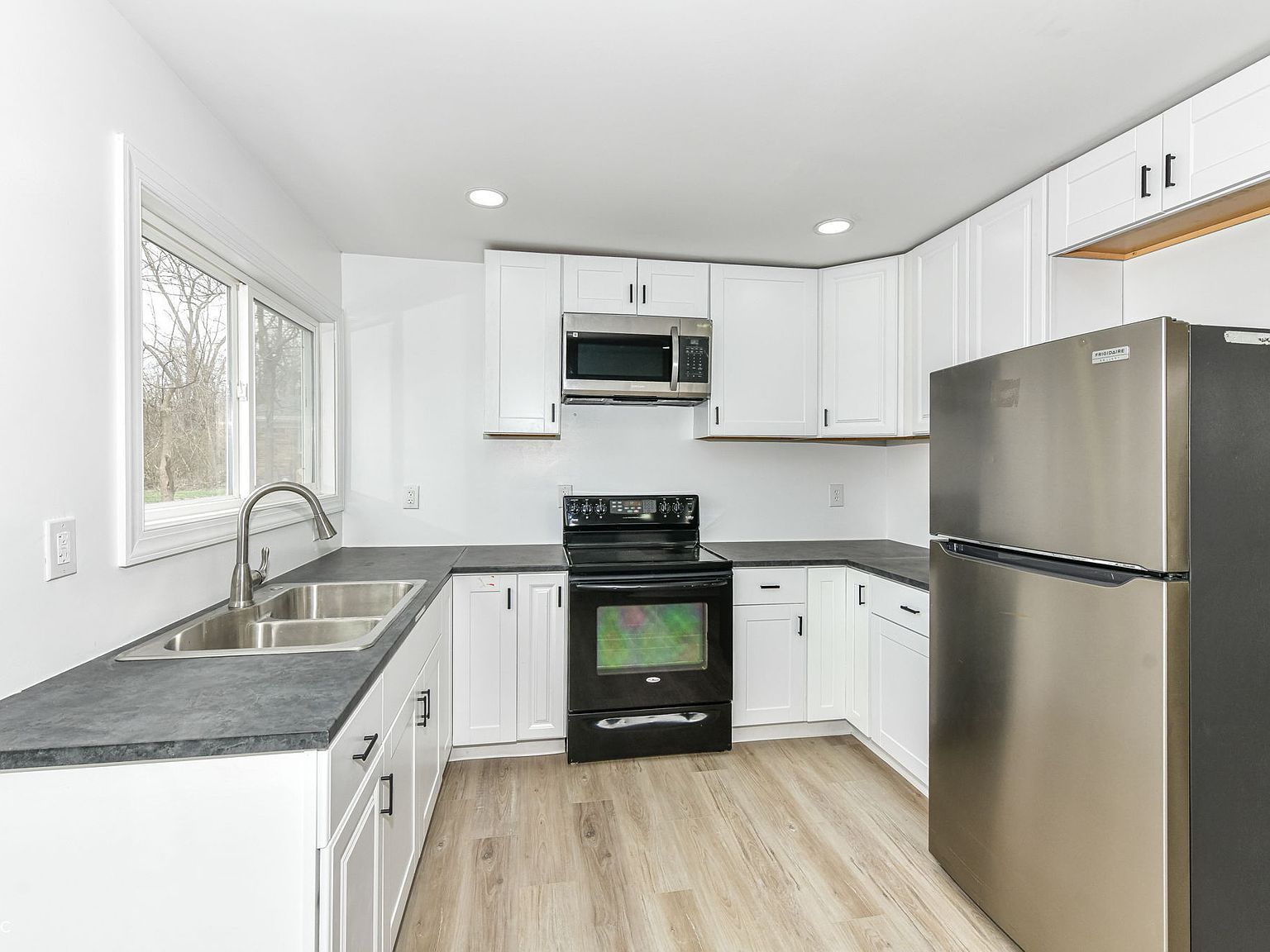 3106 E Sumner Ave Indianapolis, IN 46237 - Thumbnail 4