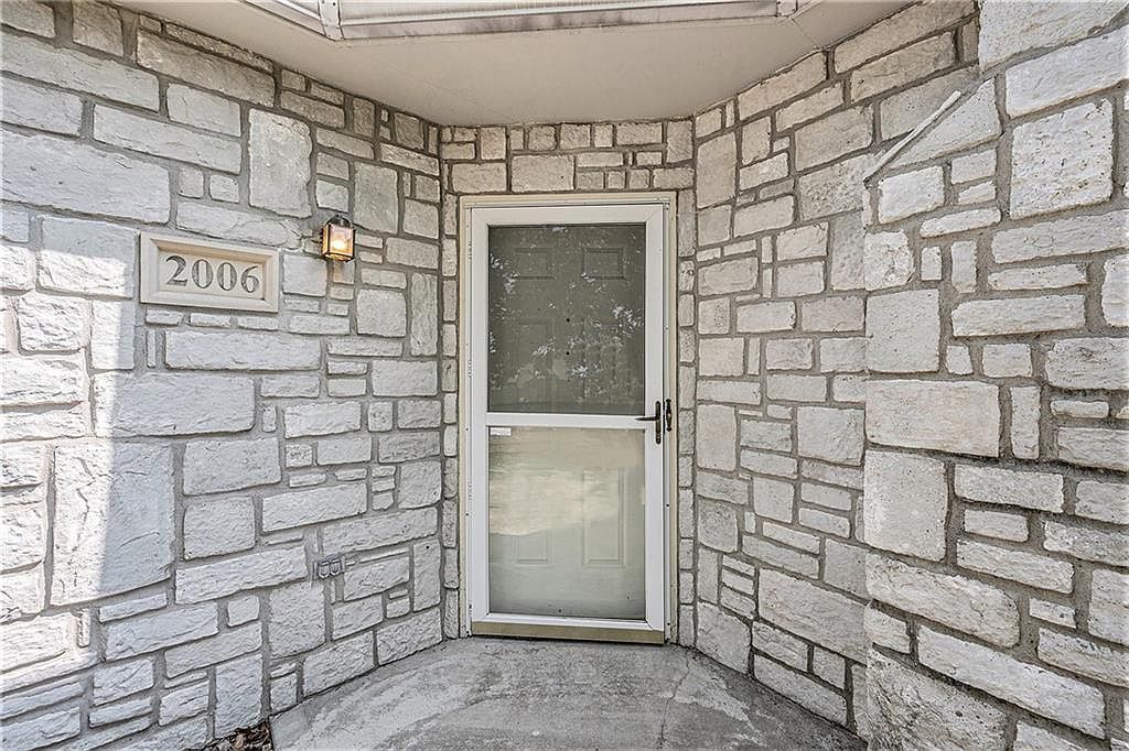 2006 W 139th St Leawood, KS 66224 - Thumbnail 4