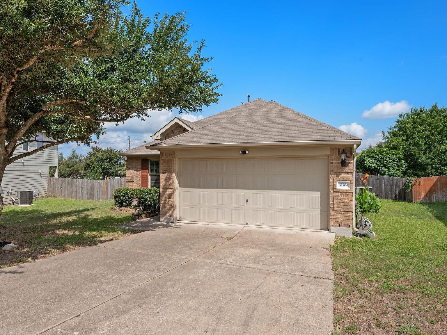 10304 Lone Pine Ln Austin, TX 78747 - Thumbnail 4