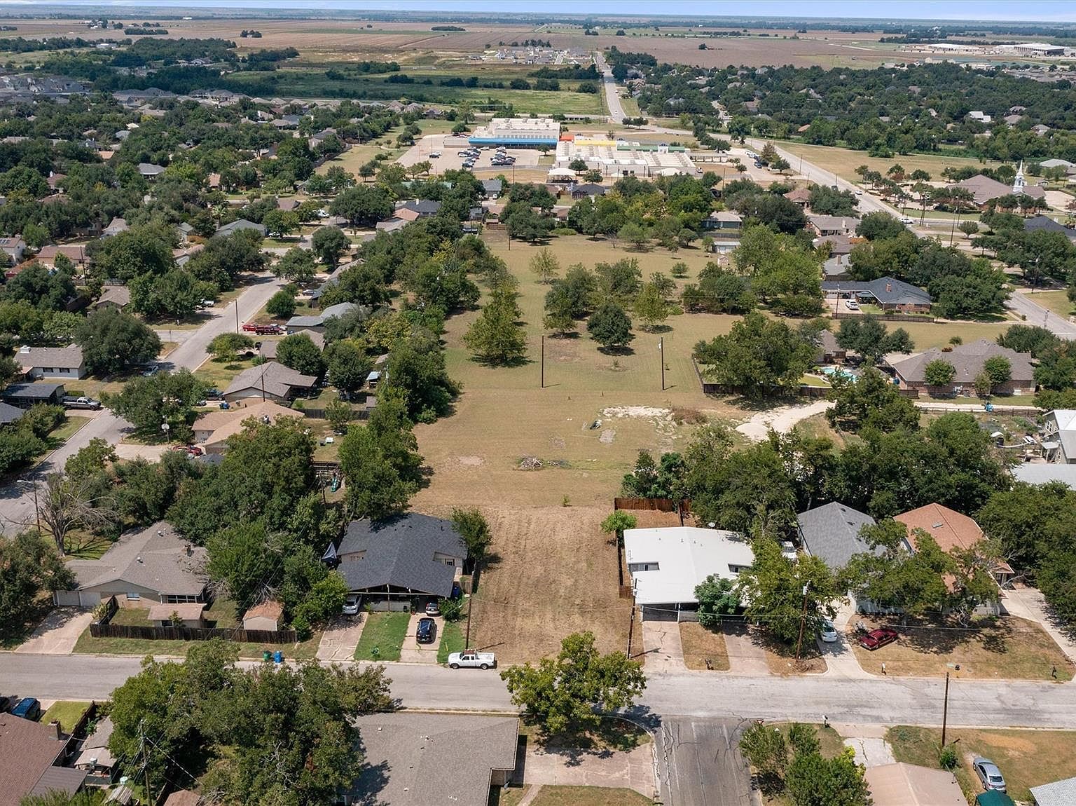 1310 Marshall St Taylor, TX 76574 - Thumbnail 4