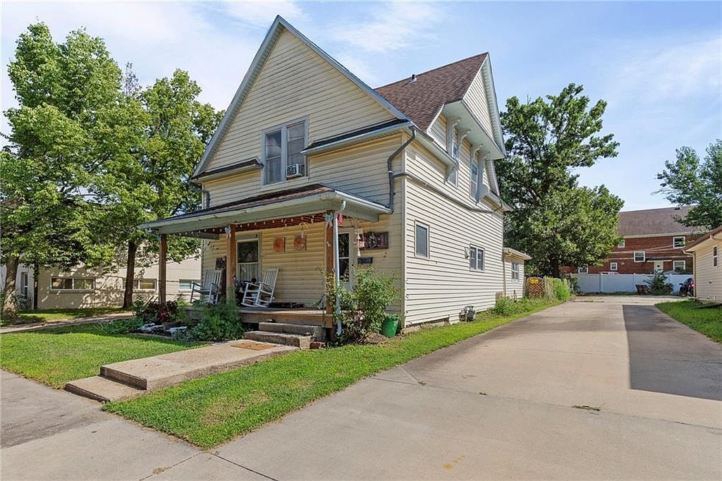 301 W 13th Ave Emporia, KS 66801 - Thumbnail 4