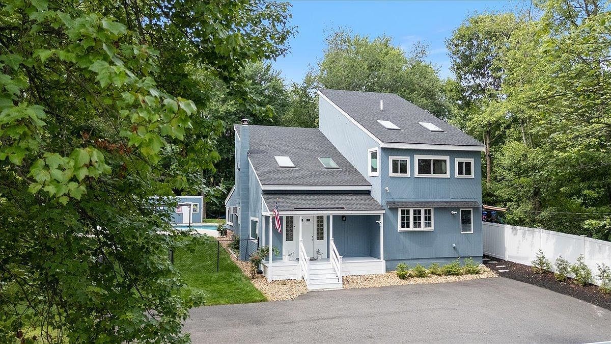 37 Pike Street Nashua, NH 03060 - Thumbnail 4