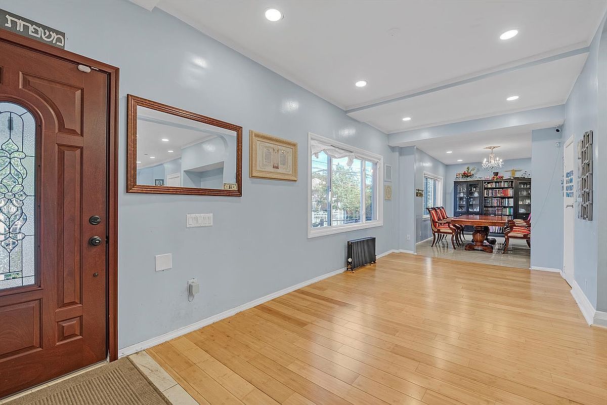 11-34 Bay 27 St Far Rockaway, NY 11691 - Thumbnail 4