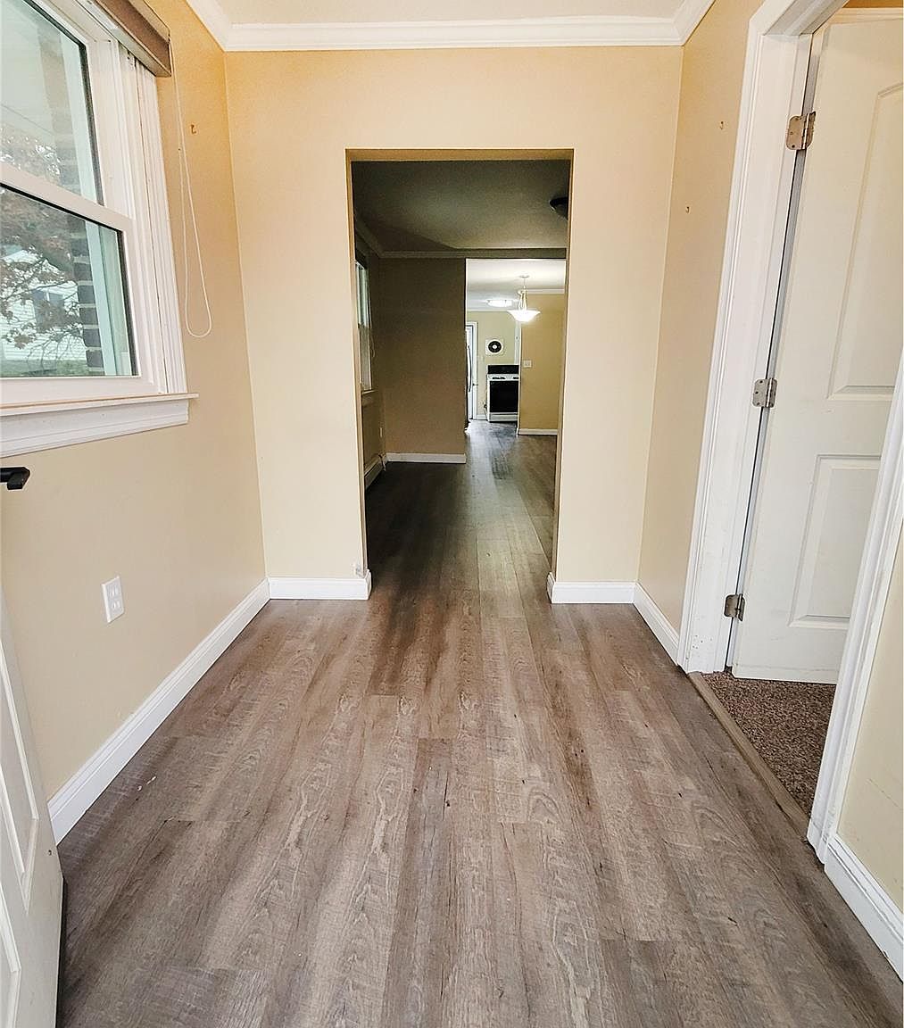 469 River St Oceanside, NY 11572 - Thumbnail 4