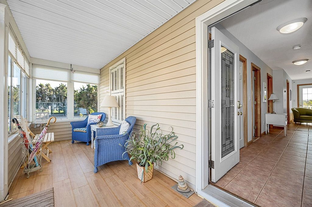 479 N End Blvd Salisbury, MA 01952 - Thumbnail 4