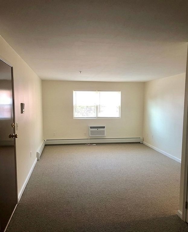361 Hildreth St APT 24 Lowell, MA 01850 - Thumbnail 4