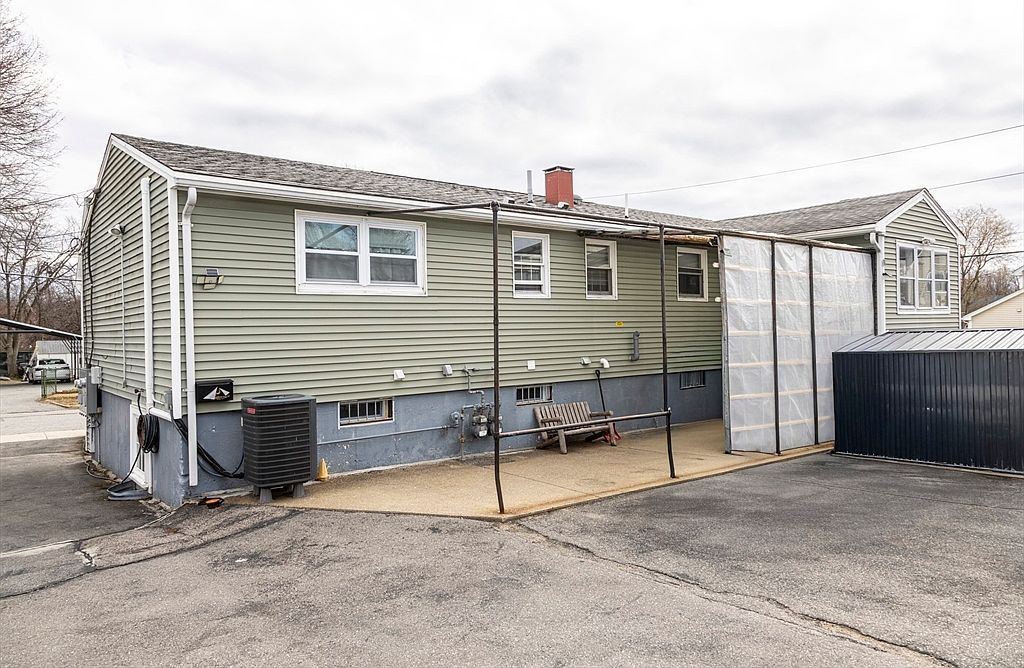 35 Nelson Ave Lowell, MA 01852 - Thumbnail 4