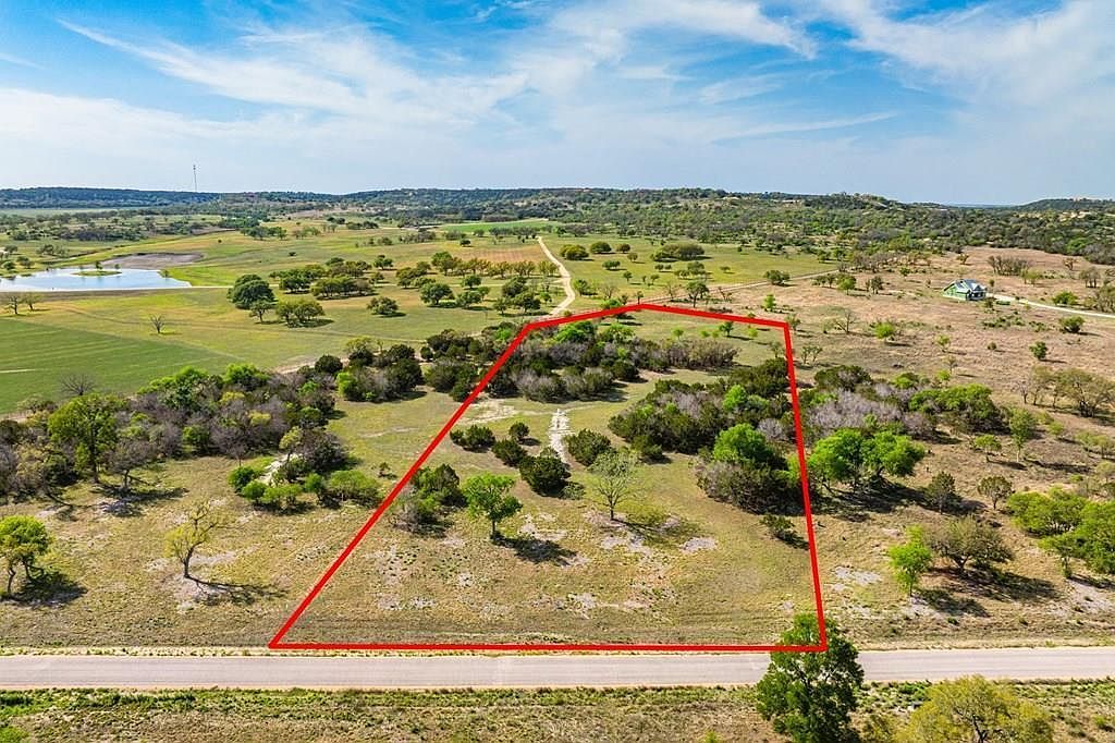 185 Coldwater Dr E Center Pt, TX 78010 - Thumbnail 4