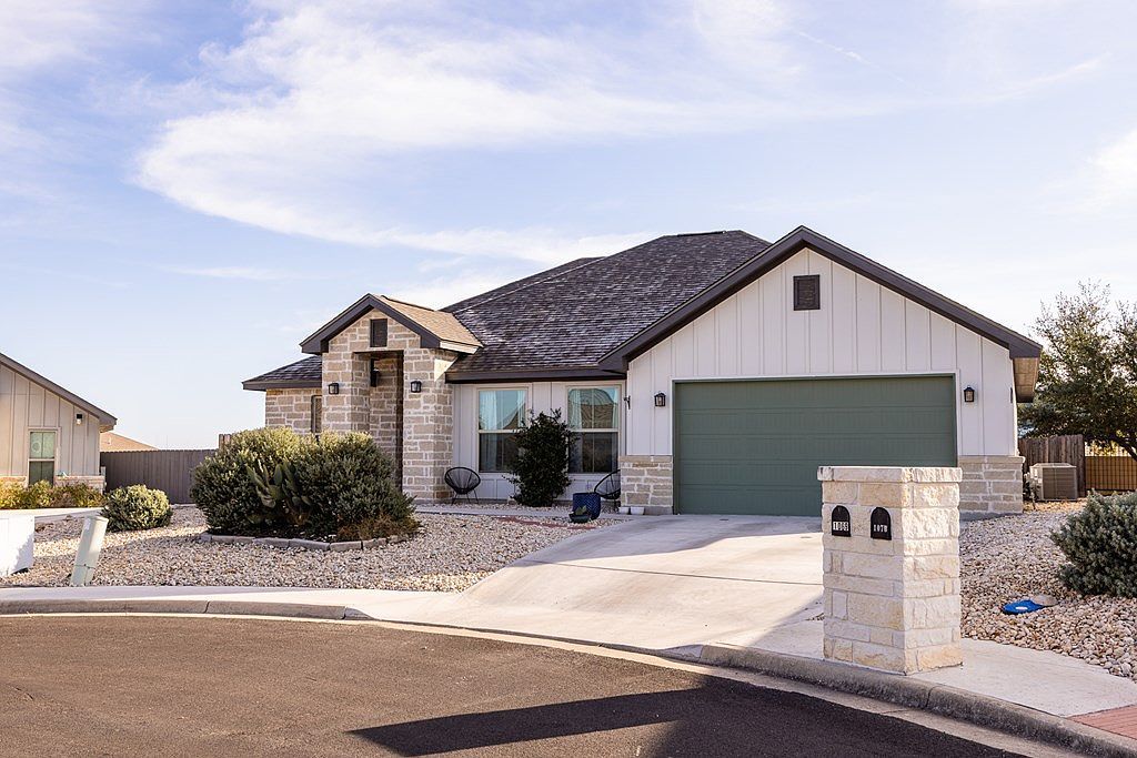 1069 Roanoke Ln Kerrville, TX 78028 - Thumbnail 4