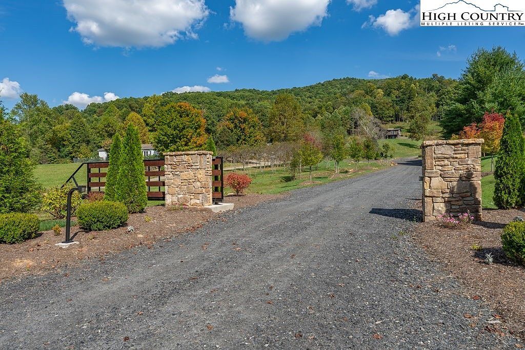 30 Summit View Pkwy Spruce Pine, NC 28777 - Thumbnail 4