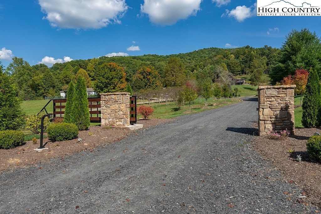 1 Summit View Pkwy Spruce Pine, NC 28777 - Thumbnail 4