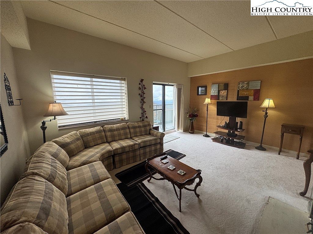 303 Sugar Top Dr #9-3928 Banner Elk, NC 28604 - Thumbnail 4