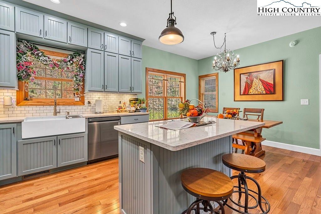 625 Heaton Creek Rd Roan Mountain, TN 37687 - Thumbnail 4