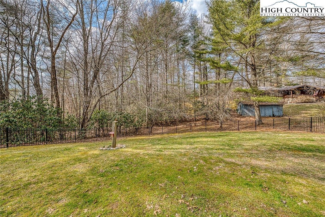 557 Waddell Rd Mountain City, TN 37683 - Thumbnail 4