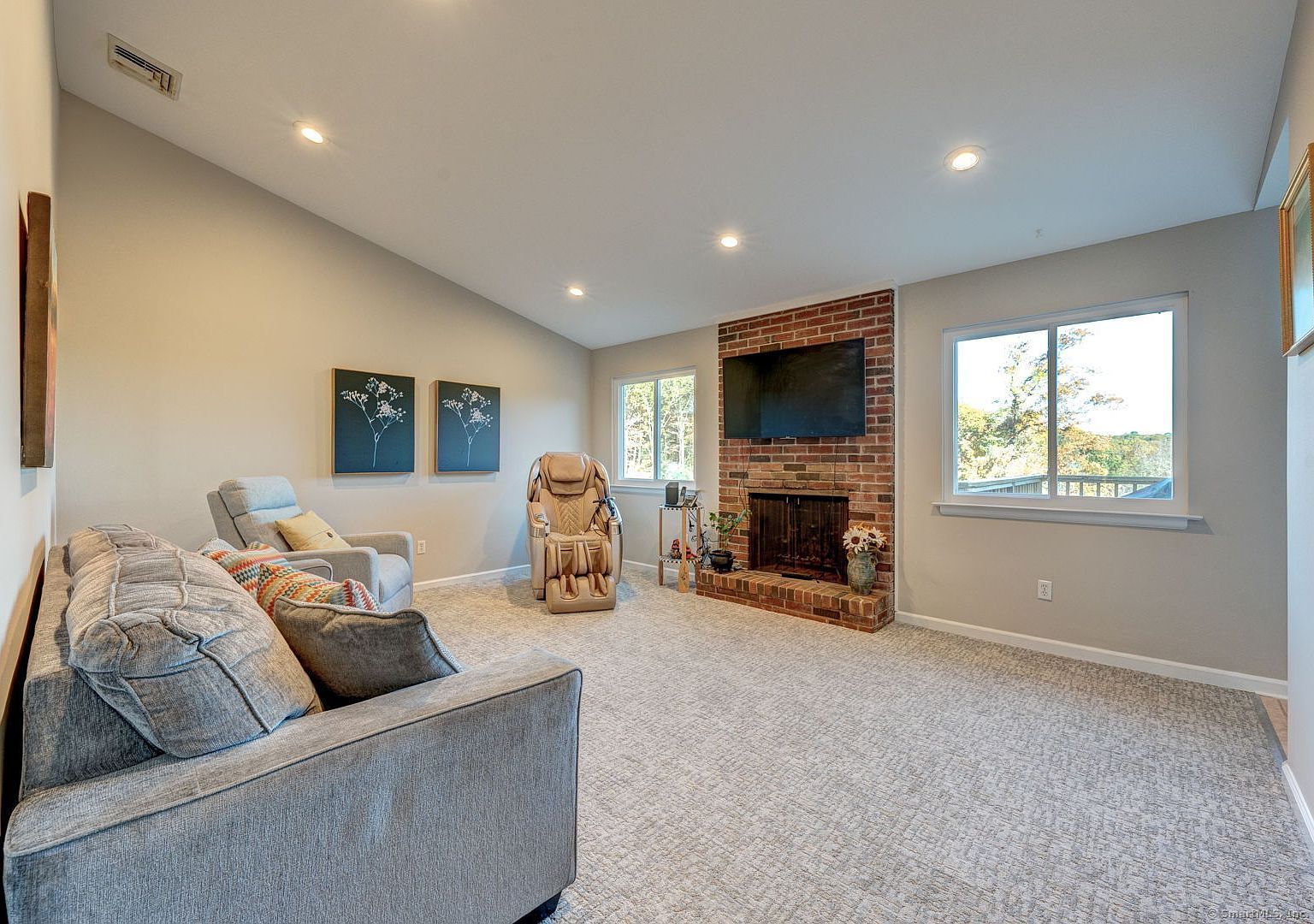 438 Foote Rd South Glastonbury, CT 06073 - Thumbnail 4