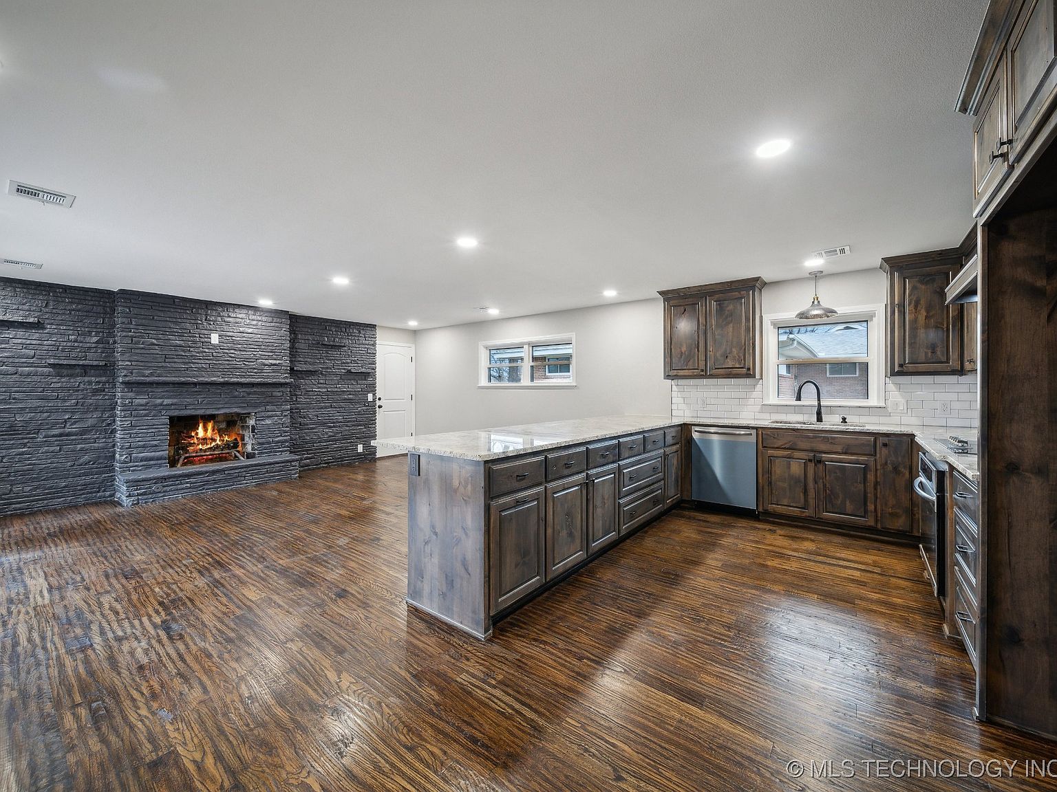 341 Edgewood Ave Bartlesville, OK 74006 - Thumbnail 4