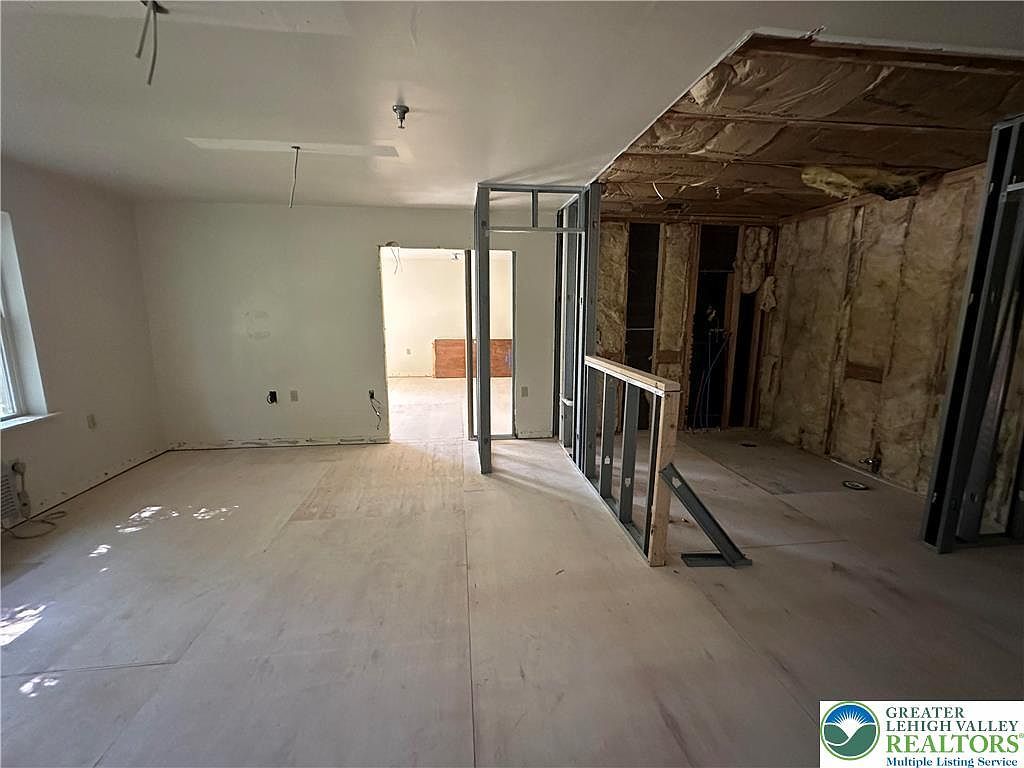 659 Broad St Emmaus Boro, PA 18049 - Thumbnail 4