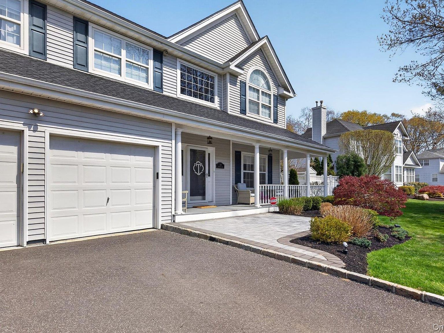 185 Plymouth Blvd Smithtown, NY 11787 - Thumbnail 4