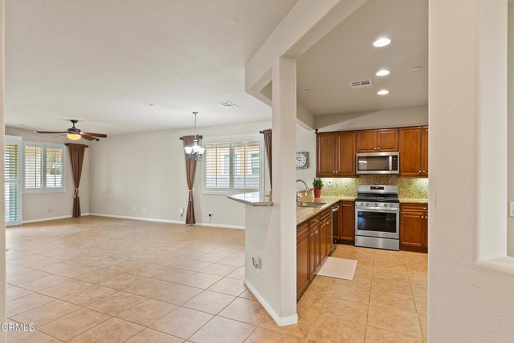 13324 Sterling Heights Dr Bakersfield, CA 93306 - Thumbnail 4