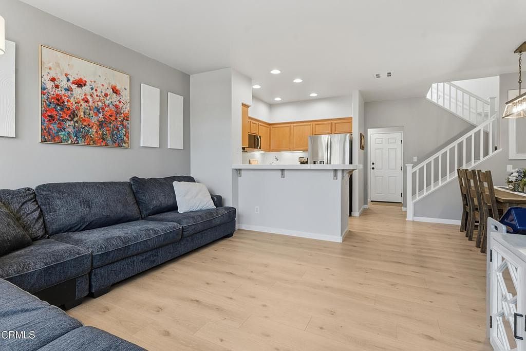 27072 Victoria Ln UNIT 126 Santa Clarita, CA 91355 - Thumbnail 4