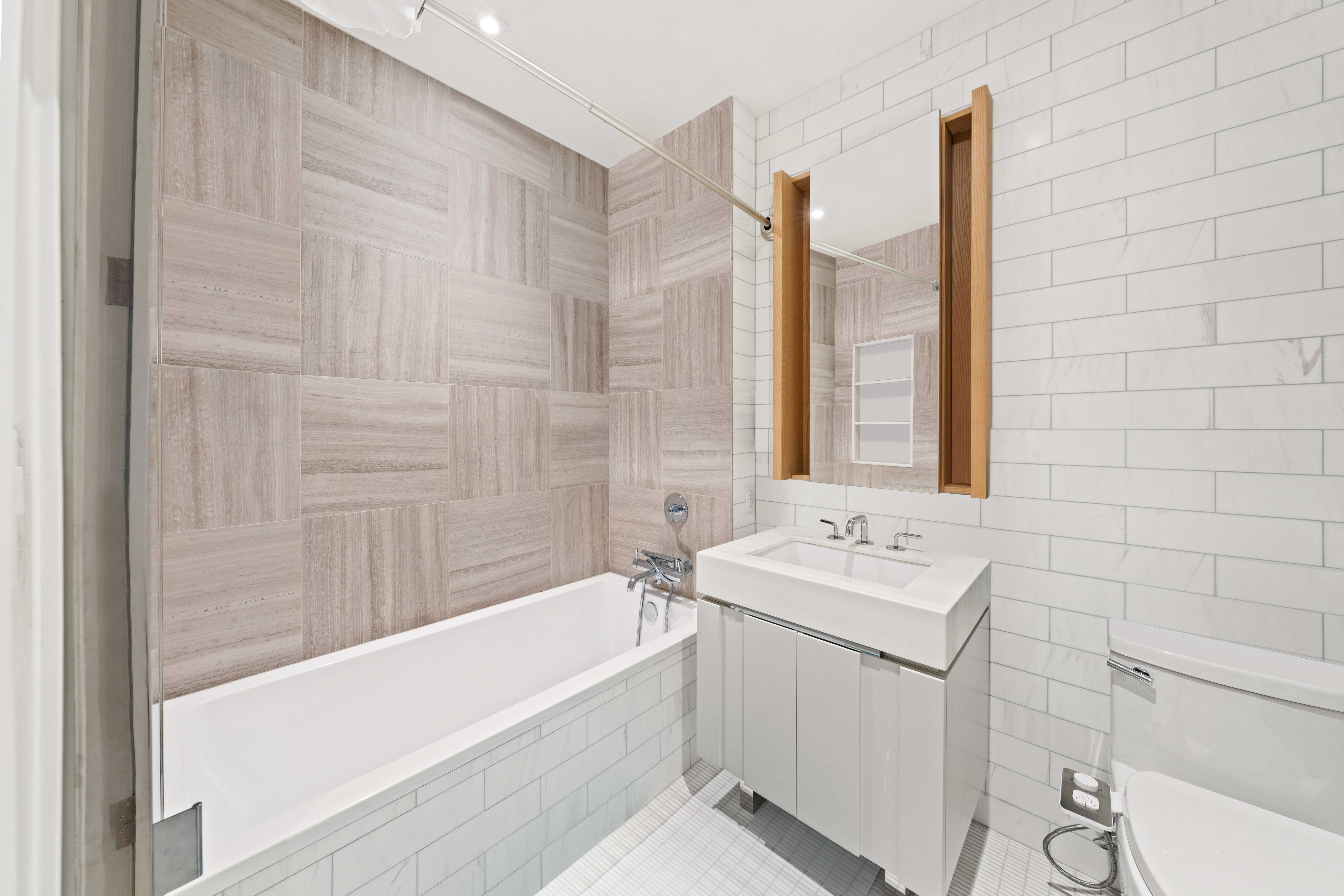 22-18 Jackson Avenue, Long Island City, NY, USA, 11101 - Thumbnail 3