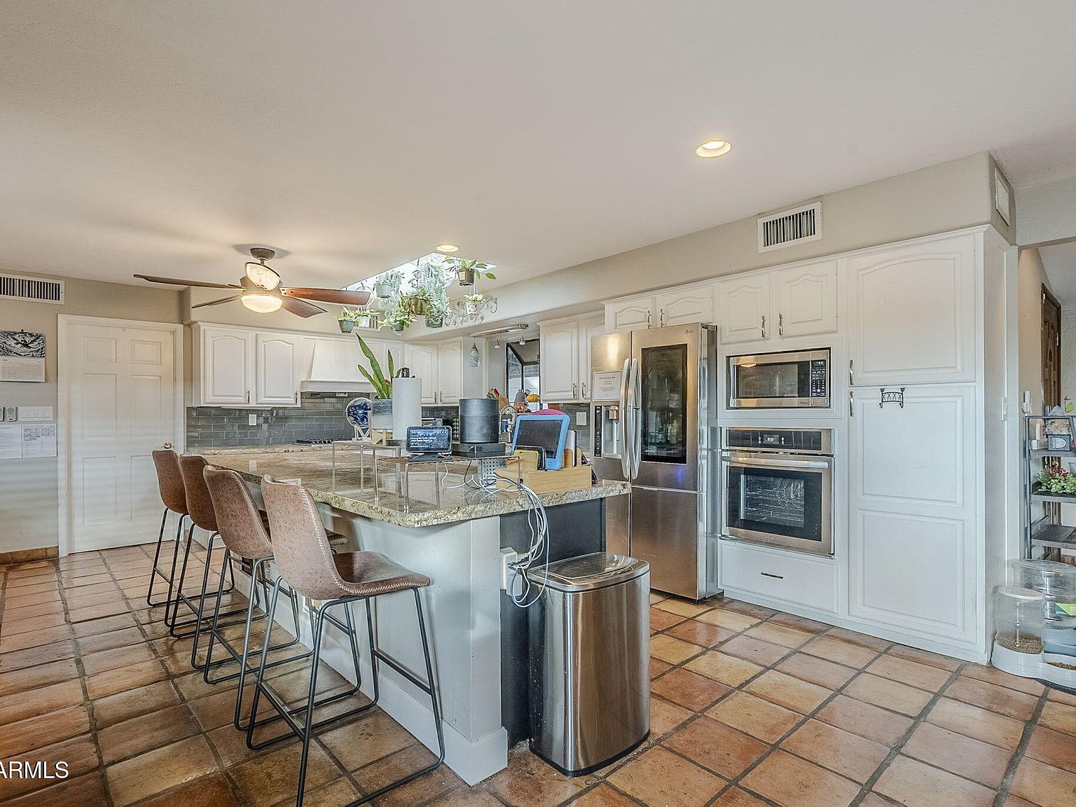 5301 E Mitchell Dr Phoenix, AZ 85018 - Thumbnail 4