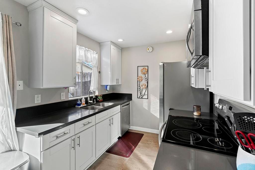 12553 Mapleview St UNIT 8 Lakeside, CA 92040 - Thumbnail 4