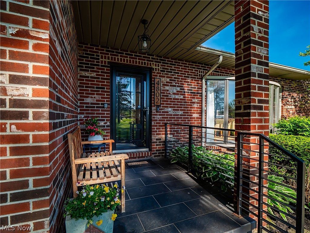 4802 Center Rd Avon, OH 44011 - Thumbnail 4