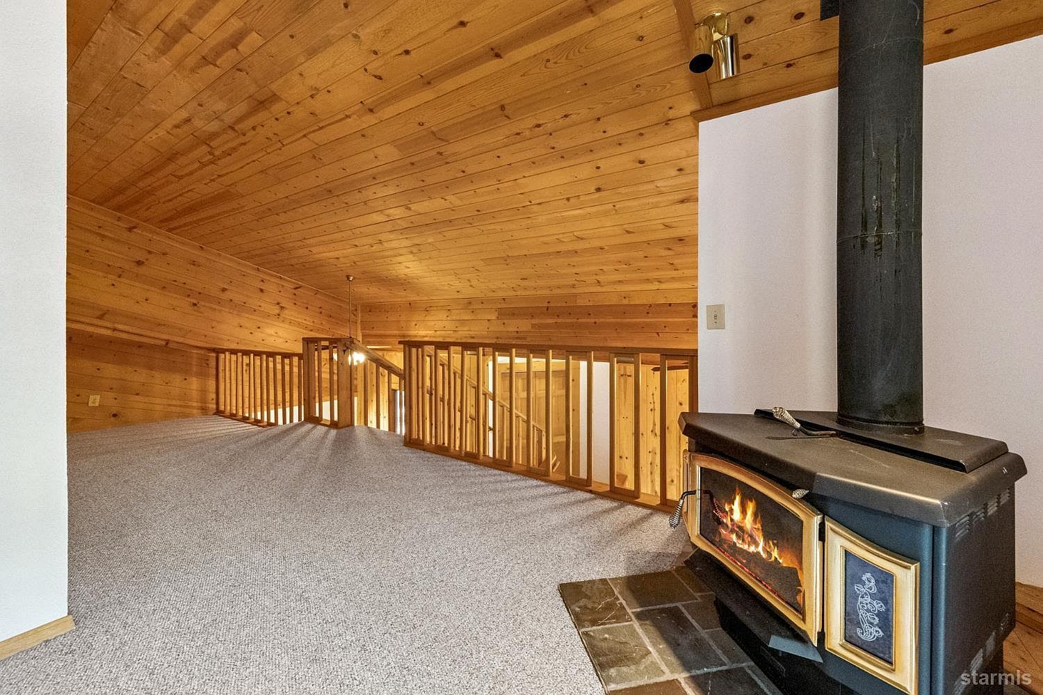 1259 Bonanza Ave South Lake Tahoe, CA 96150 - Thumbnail 4