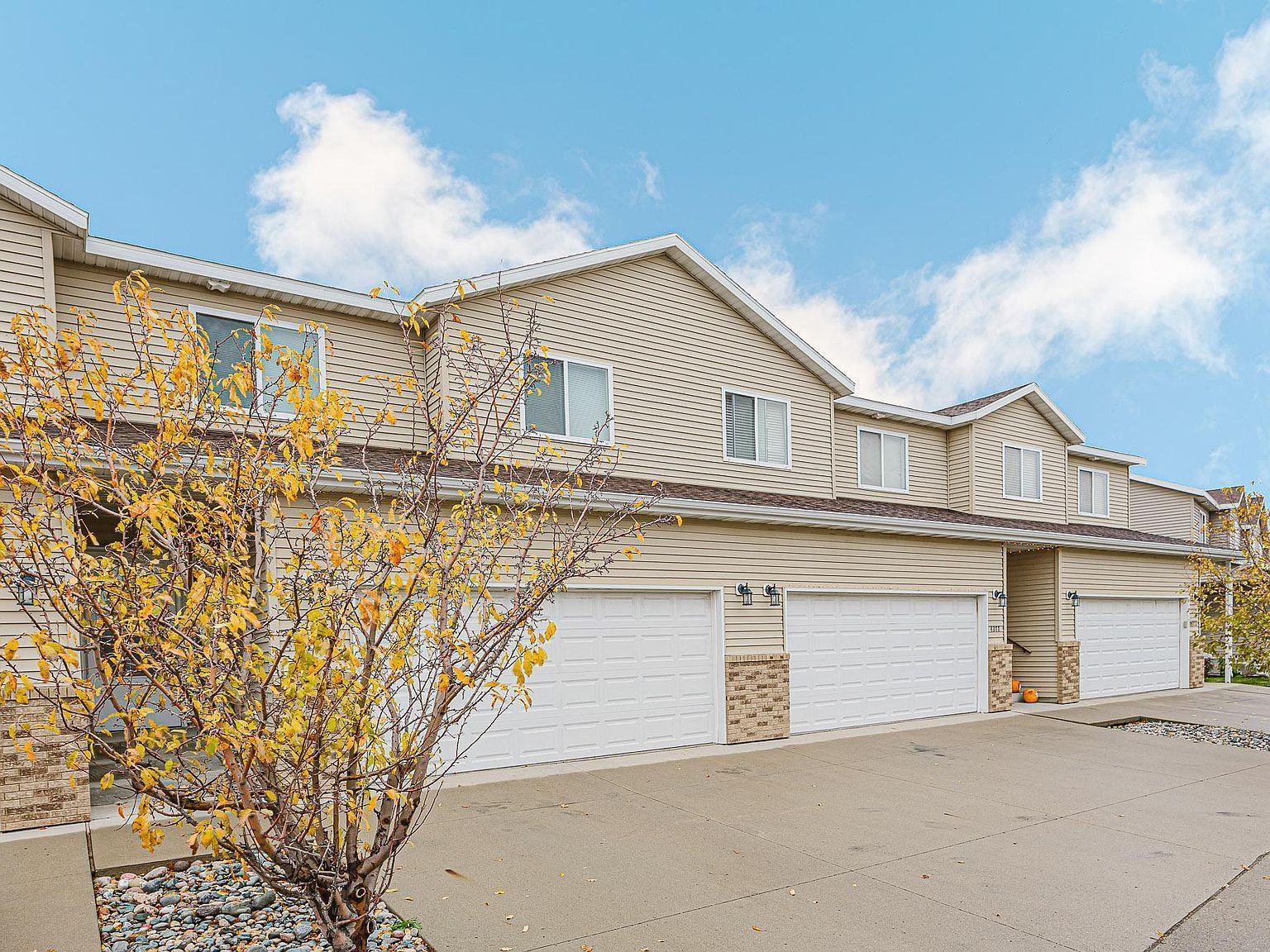 4281 Estate Dr S Fargo, ND 58104 - Thumbnail 4