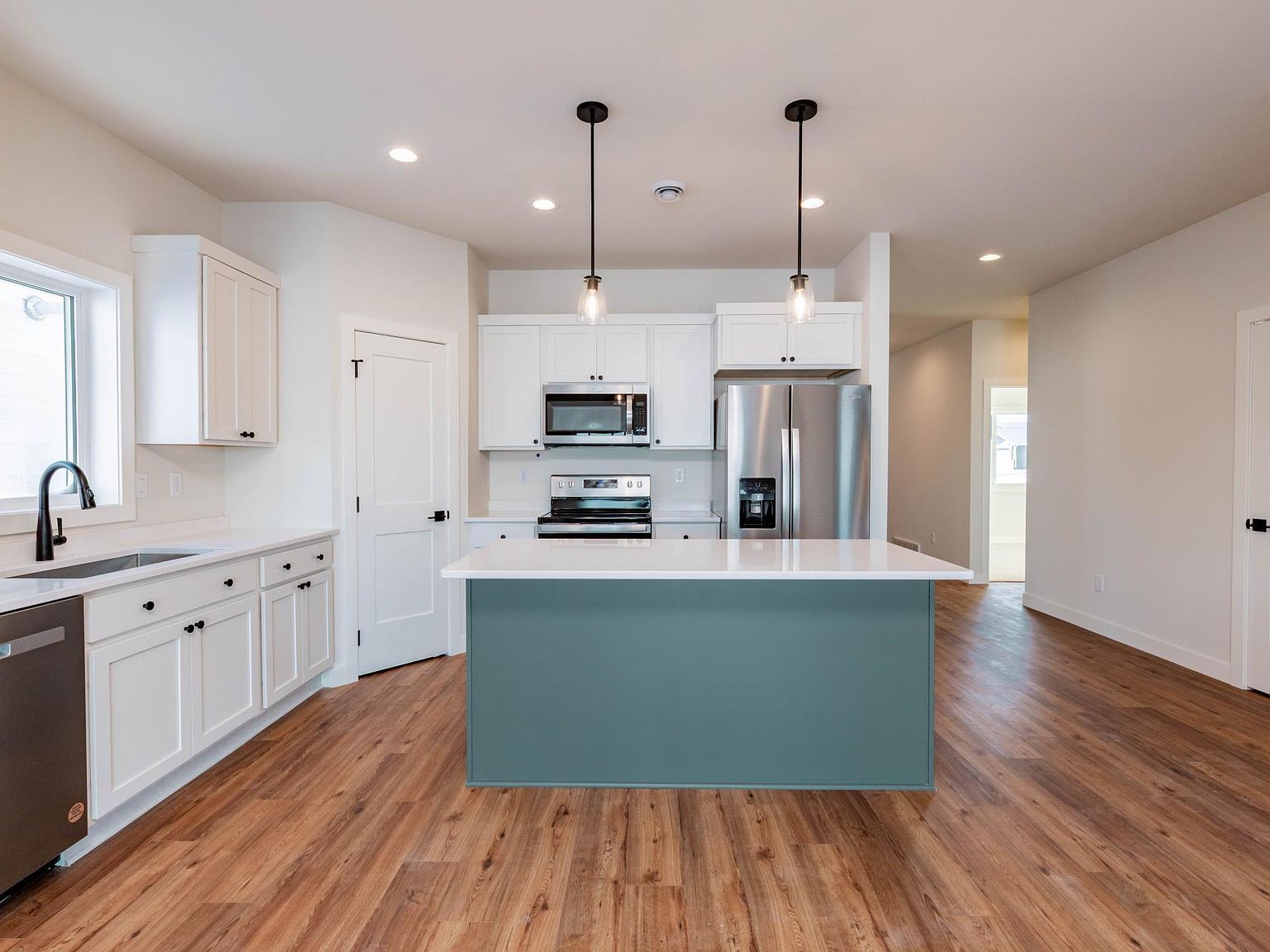 6723 66th Ave S Horace, ND 58047 - Thumbnail 4