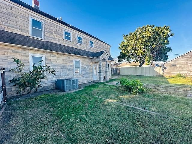 219 S Locust St Shattuck, OK 73858 - Thumbnail 4