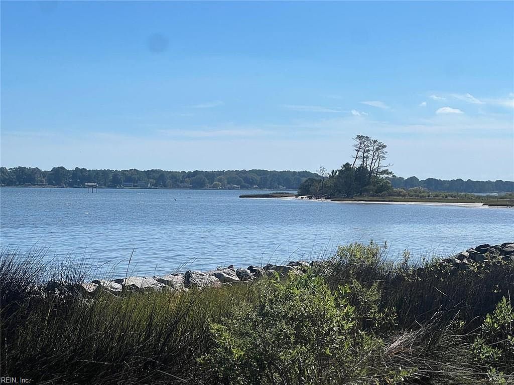 816 Ship Point Rd Yorktown, VA 23692 - Thumbnail 4